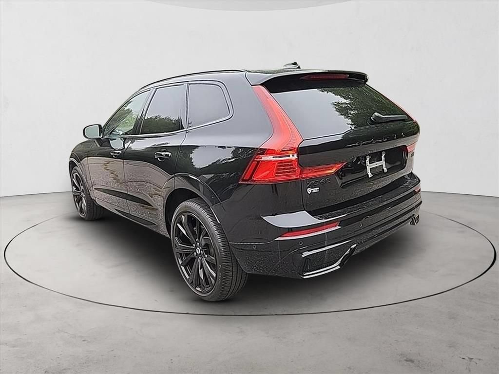 Certified 2025 Volvo XC60 B5 Ultra AWD/4WD image 3