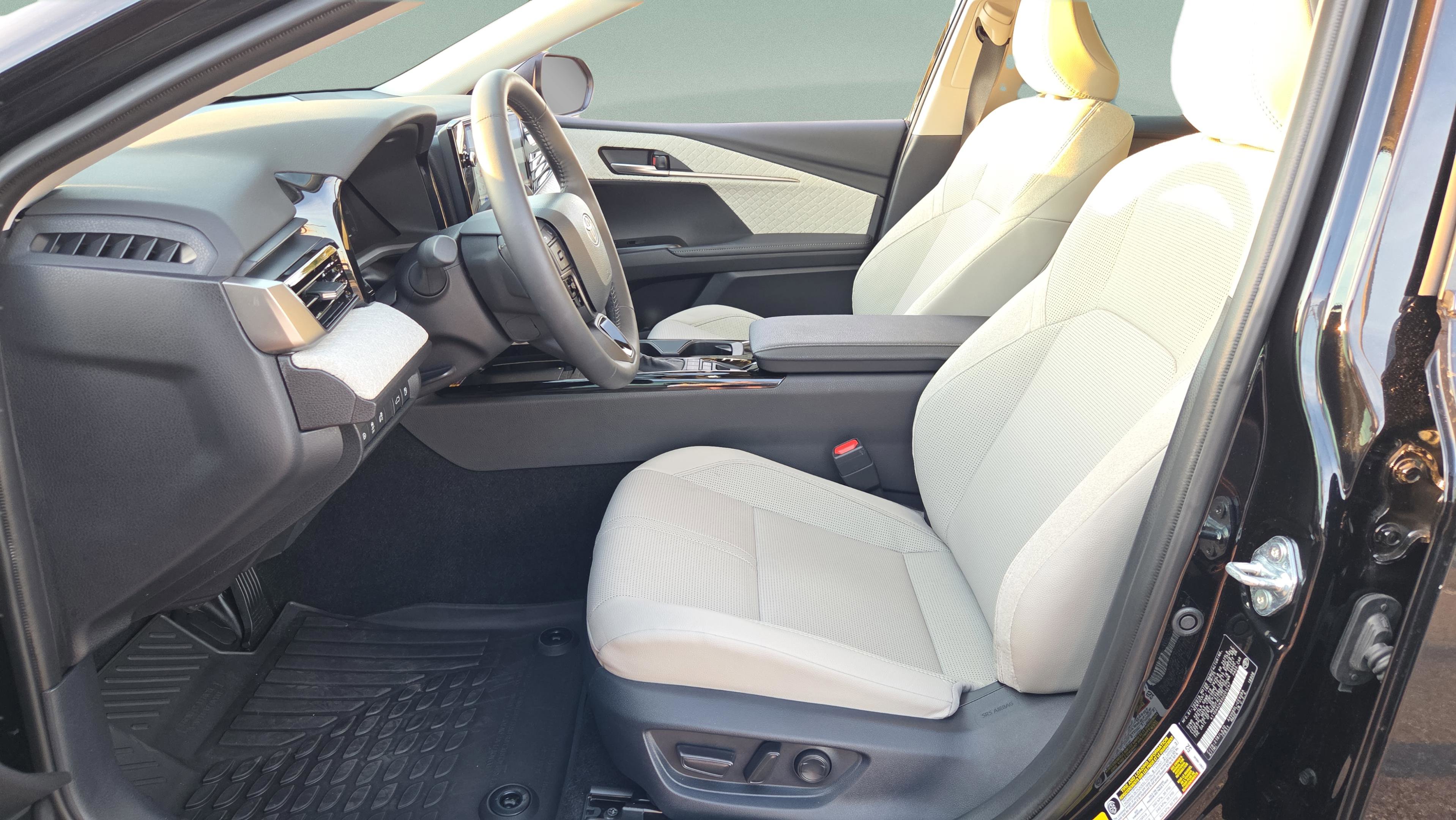 Certified 2025 Toyota Camry XLE image 13