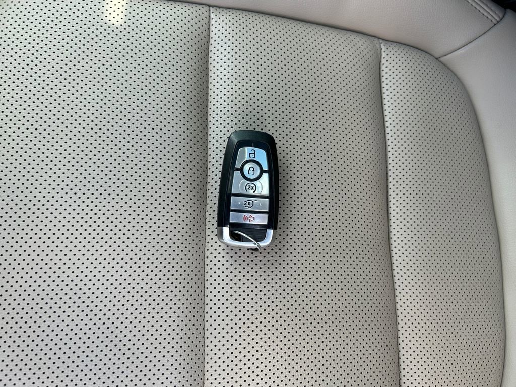 Used 2022 Ford Escape Titanium w/ Class II Trailer Tow Package image 34