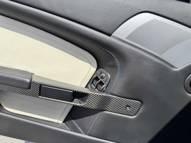 Used 2011 Aston Martin V12 Vantage Coupe image 22