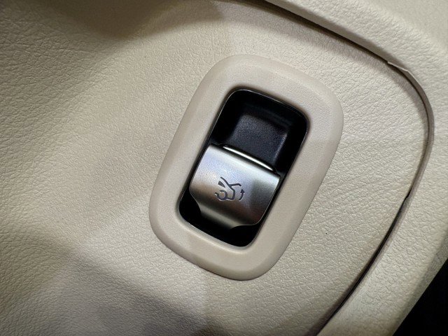 New 2026 Mercedes-Benz CLE 300 4MATIC Cabriolet image 28