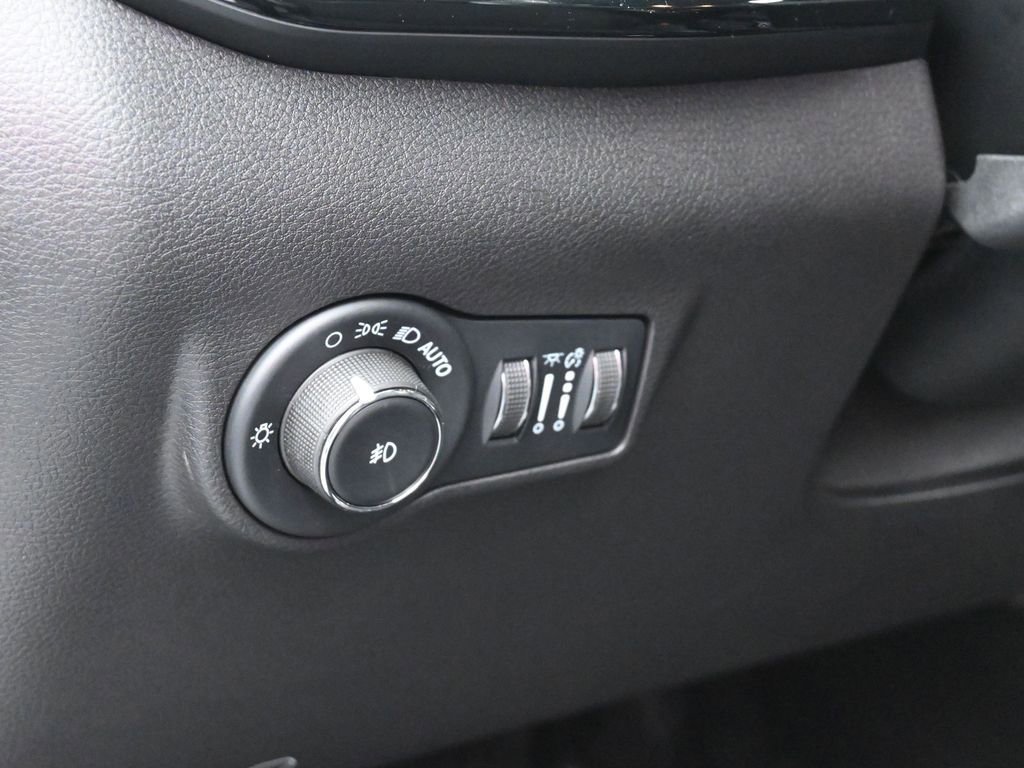 Used 2023 Jeep Compass Altitude image 14