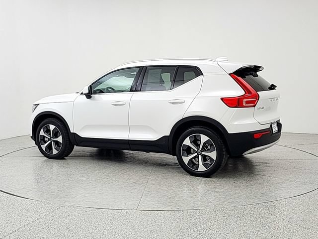 Certified 2023 Volvo XC40 B5 Plus w/ Protection Package Premier AWD/4WD image 7