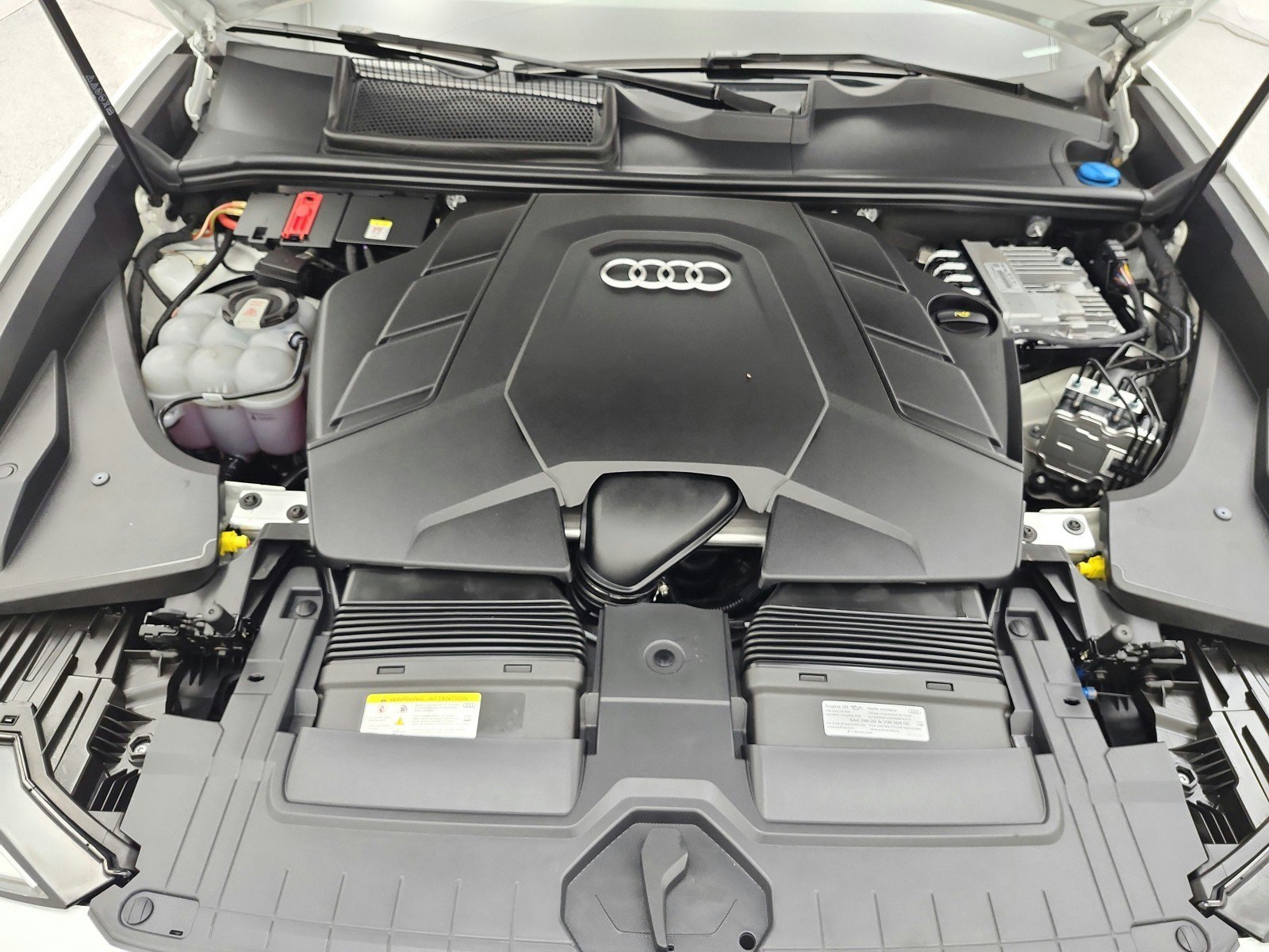 Used 2023 Audi Q8 Premium w/ Convenience Package AWD/4WD image 17