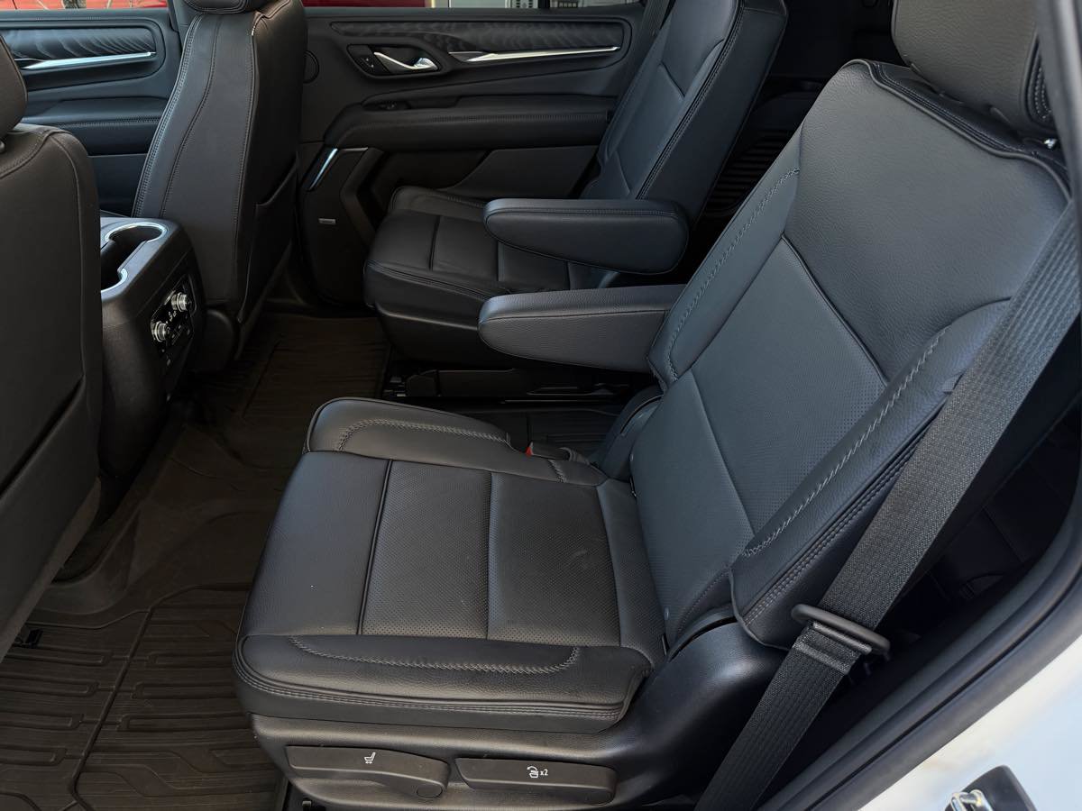 Used 2023 GMC Yukon Denali AWD/4WD image 18
