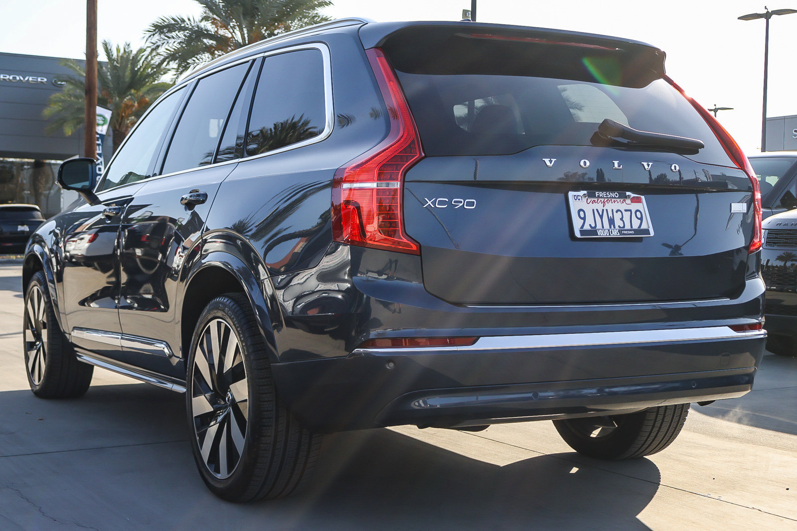 Used 2023 Volvo XC90 T8 Plus w/ Protection Package Premier AWD/4WD image 5