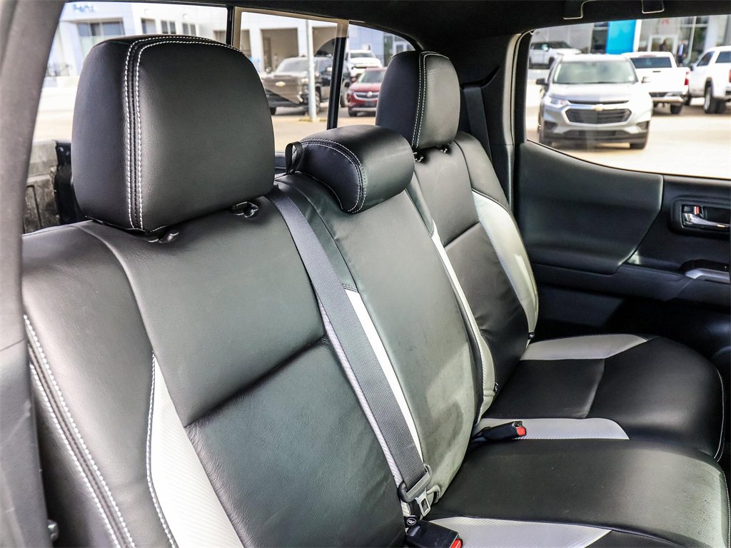 Used 2021 Toyota Tacoma TRD Off-Road image 24