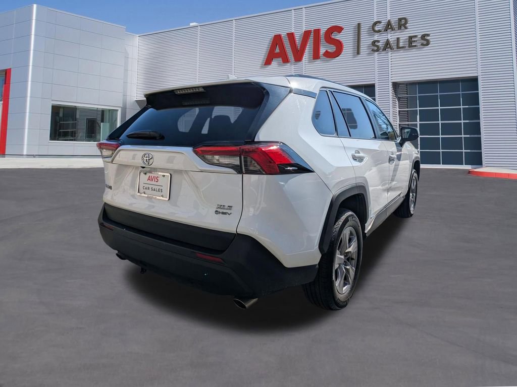 Used 2025 Toyota RAV4 XLE AWD/4WD image 6