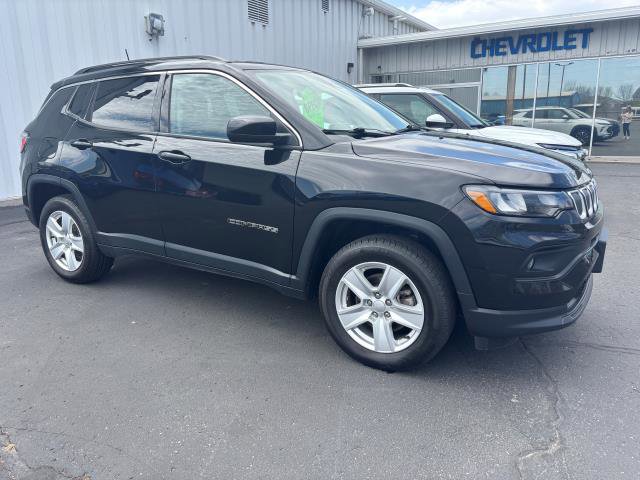 Used 2022 Jeep Compass Latitude w/ Convenience Group AWD/4WD image 2