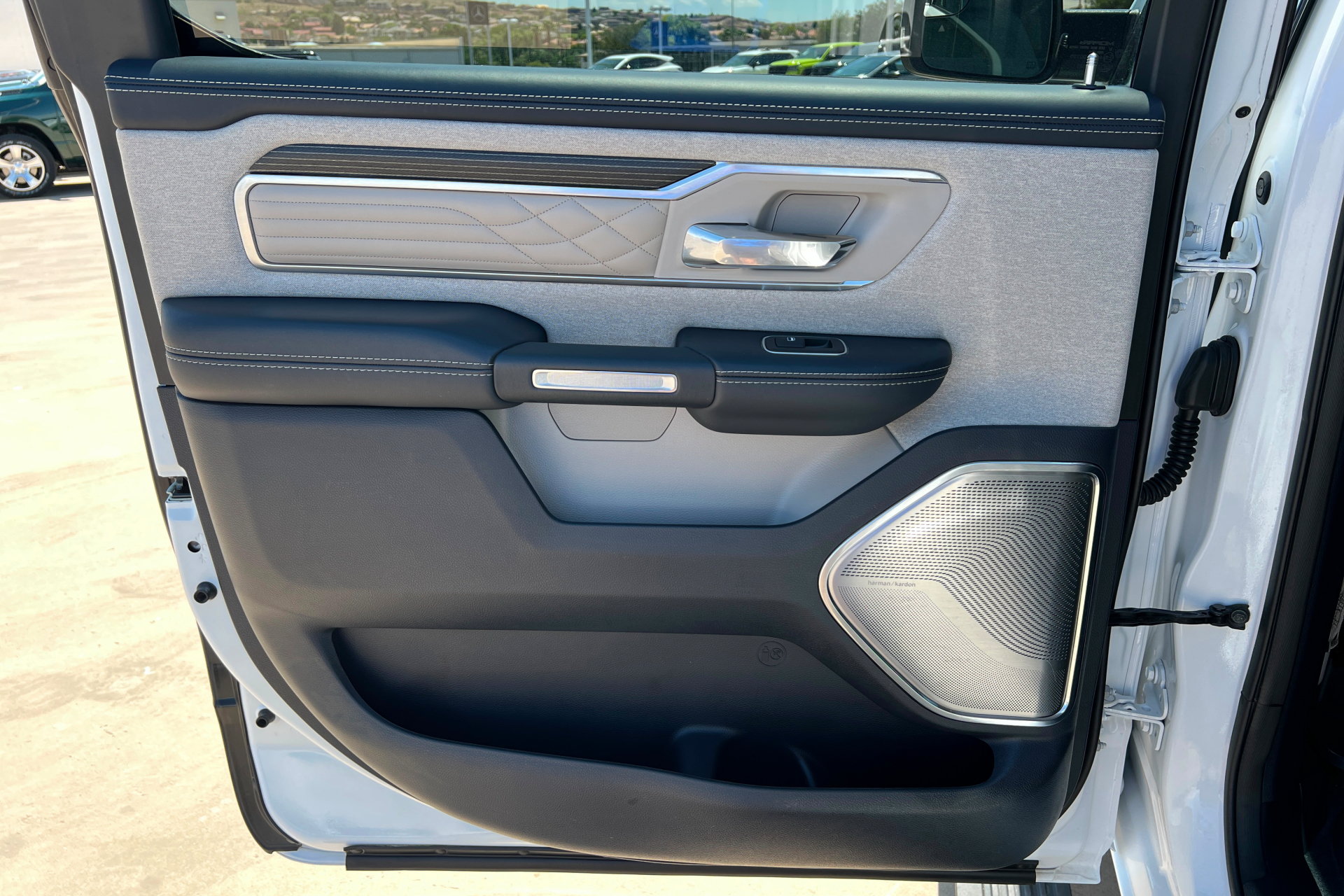 Used 2022 RAM 1500 Limited AWD/4WD image 19