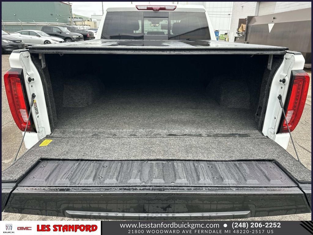 Used 2023 GMC Sierra 1500 Denali w/ Technology Package AWD/4WD image 11