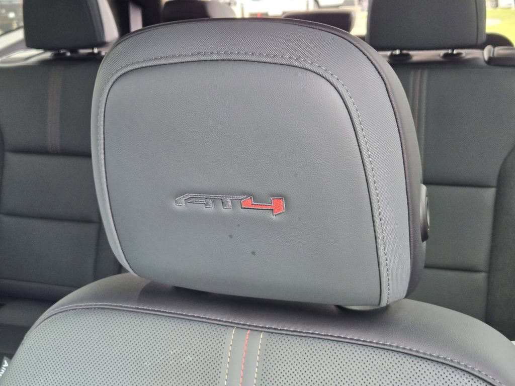Used 2024 GMC Acadia AT4 w/ Luxury Package image 21