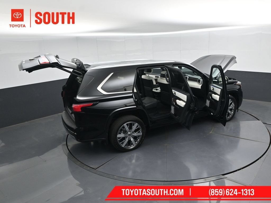 Used 2024 Toyota Sequoia Capstone AWD/4WD image 61