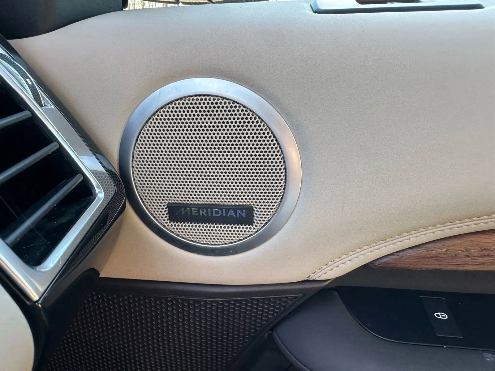 Used 2017 Land Rover Discovery HSE image 60