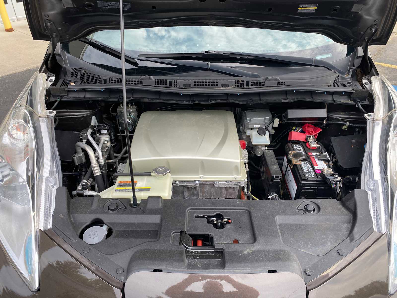 Used 2016 Nissan Leaf SV FWD image 6