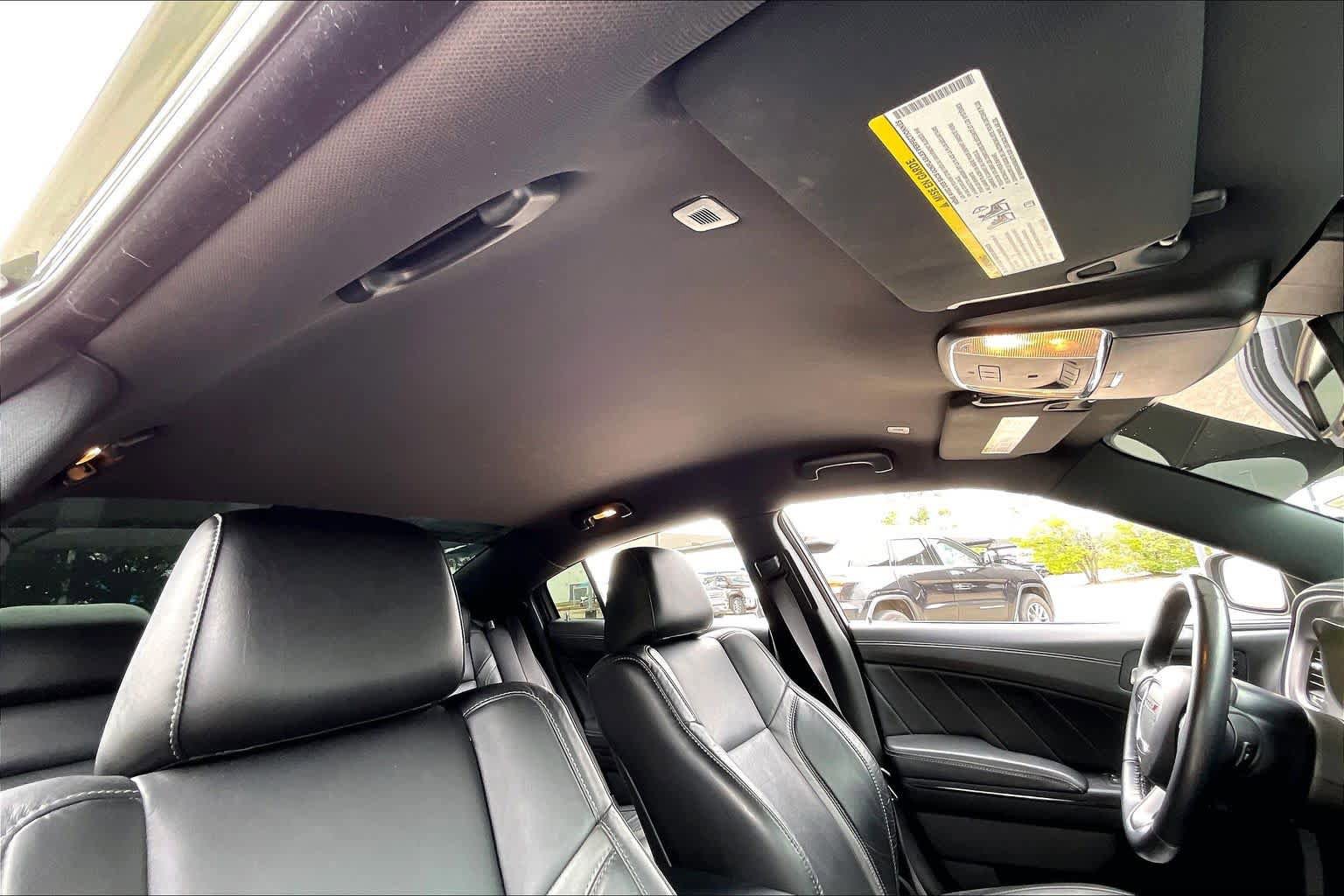 Used 2022 Dodge Charger SXT w/ Plus Group RWD image 13