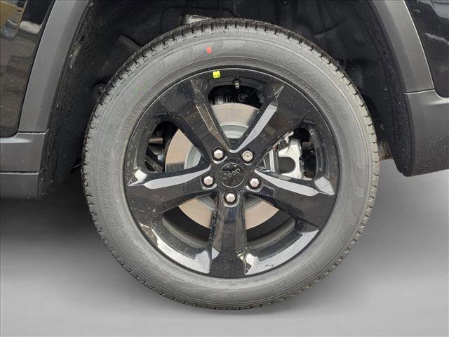 New 2025 Jeep Grand Cherokee L Limited image 10