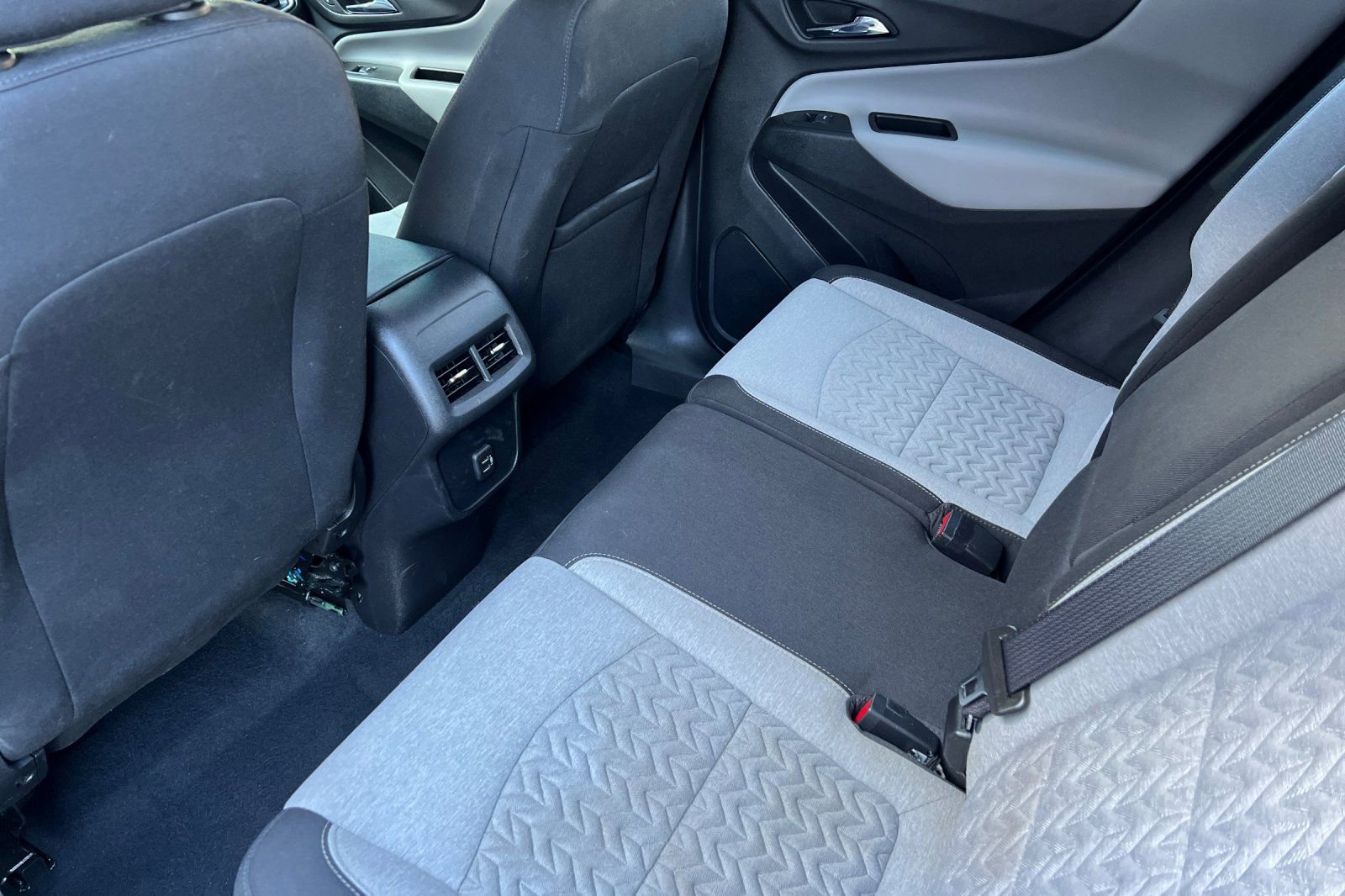 Used 2022 Chevrolet Equinox LS w/ LS Convenience Package image 16