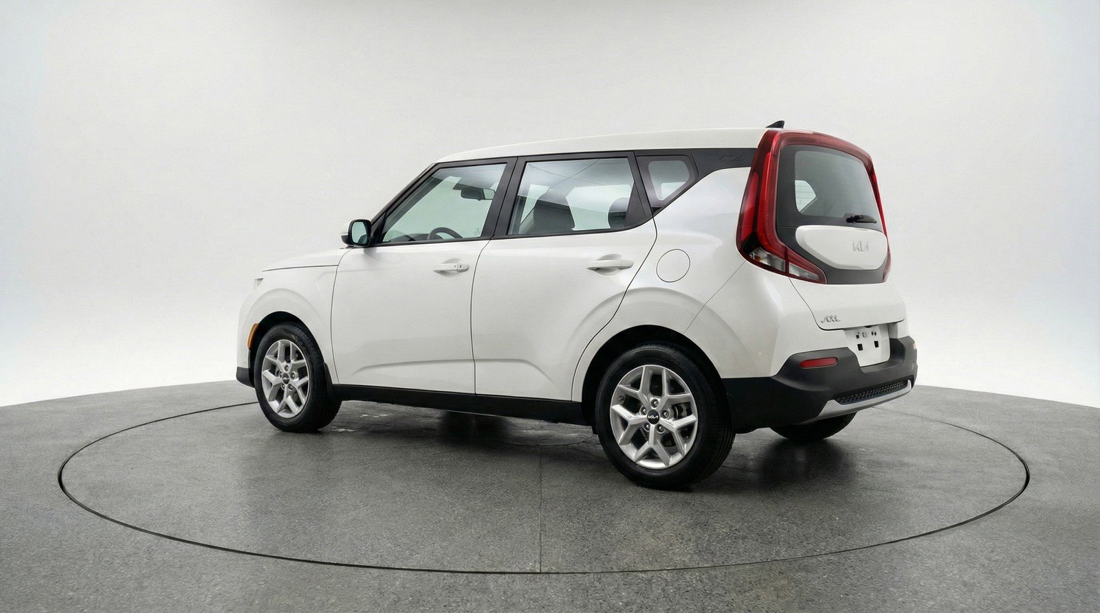 Used 2025 Kia Soul LX w/ LX Technology Package FWD image 6