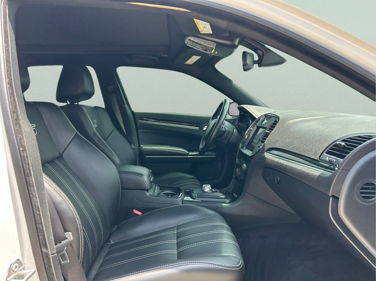Certified 2018 Chrysler 300 S w/ 300S Premium Group AWD/4WD image 12