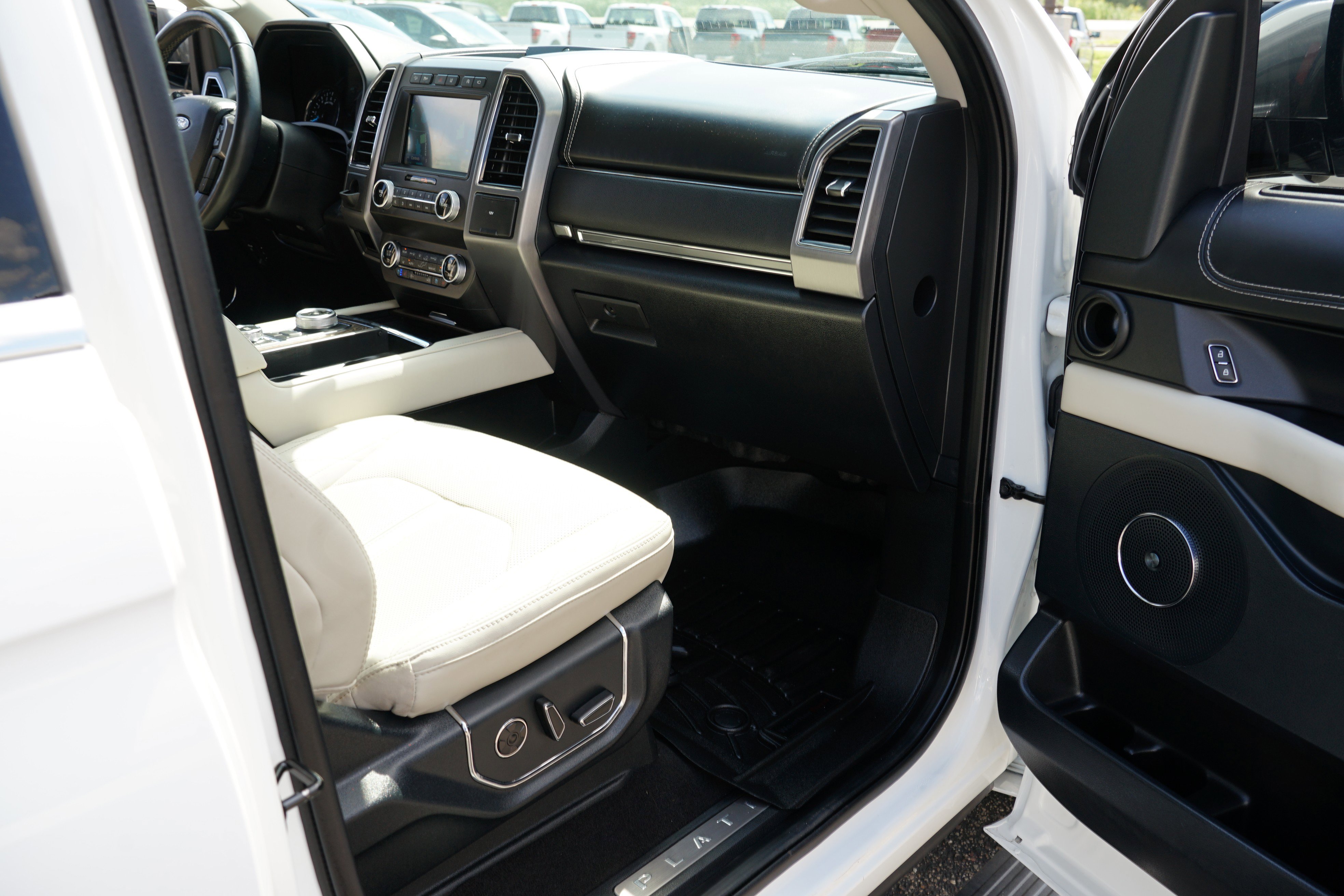 Used 2021 Ford Expedition Platinum image 39