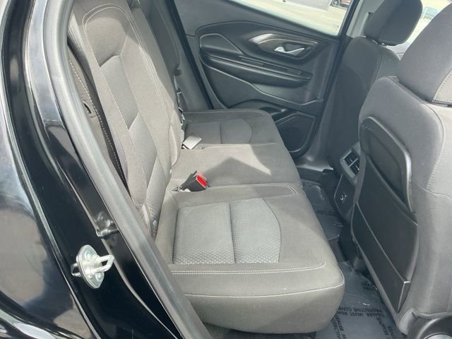 Used 2024 GMC Terrain SLE image 17