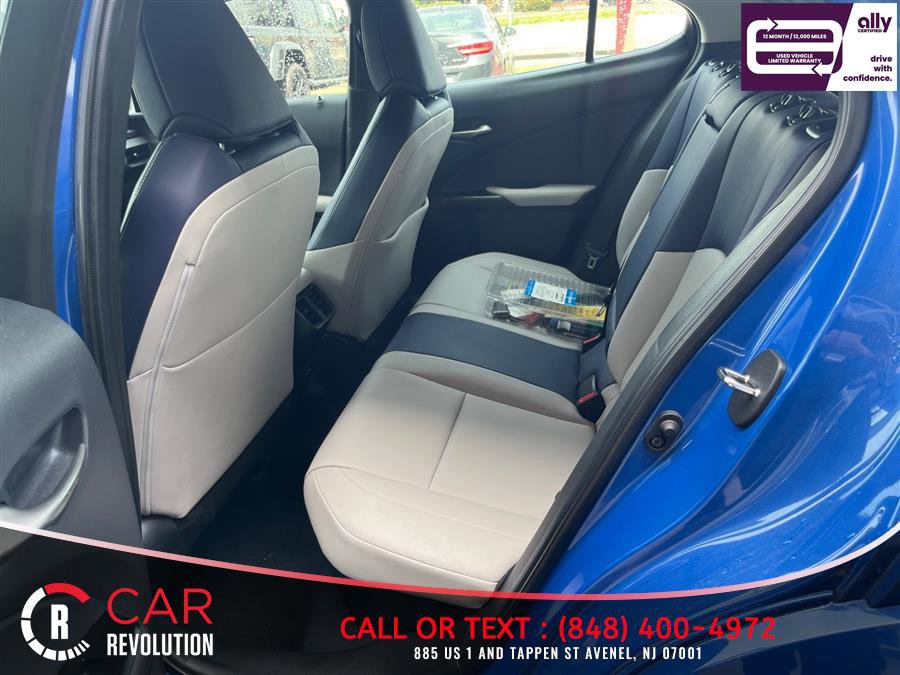 Used 2022 Lexus UX 250h w/ Premium Package AWD/4WD image 33