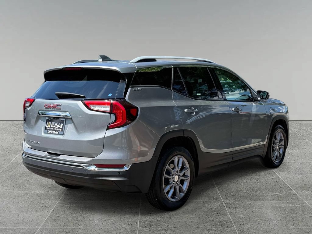 Used 2023 GMC Terrain SLT w/ LPO, Floor Liner Package FWD image 10