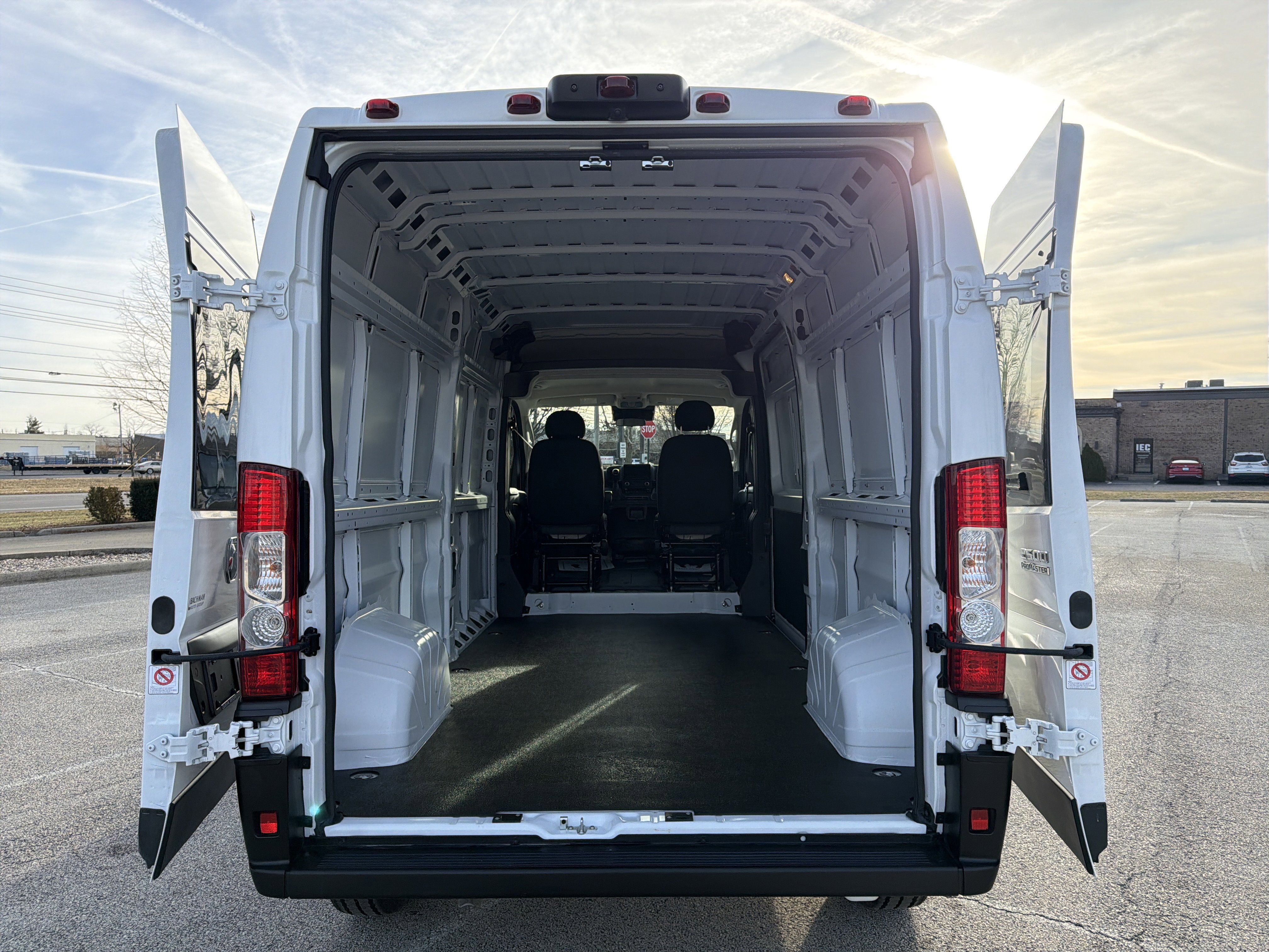 Used 2024 RAM ProMaster 2500 image 29
