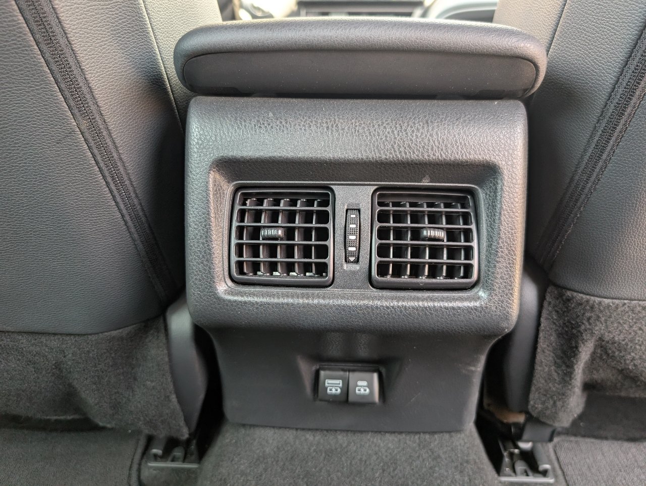 Used 2025 Toyota Camry SE w/ Convenience Package FWD image 7