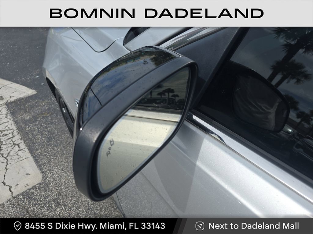 Used 2018 Ford Taurus SHO w/ Driver Assist Package image 12