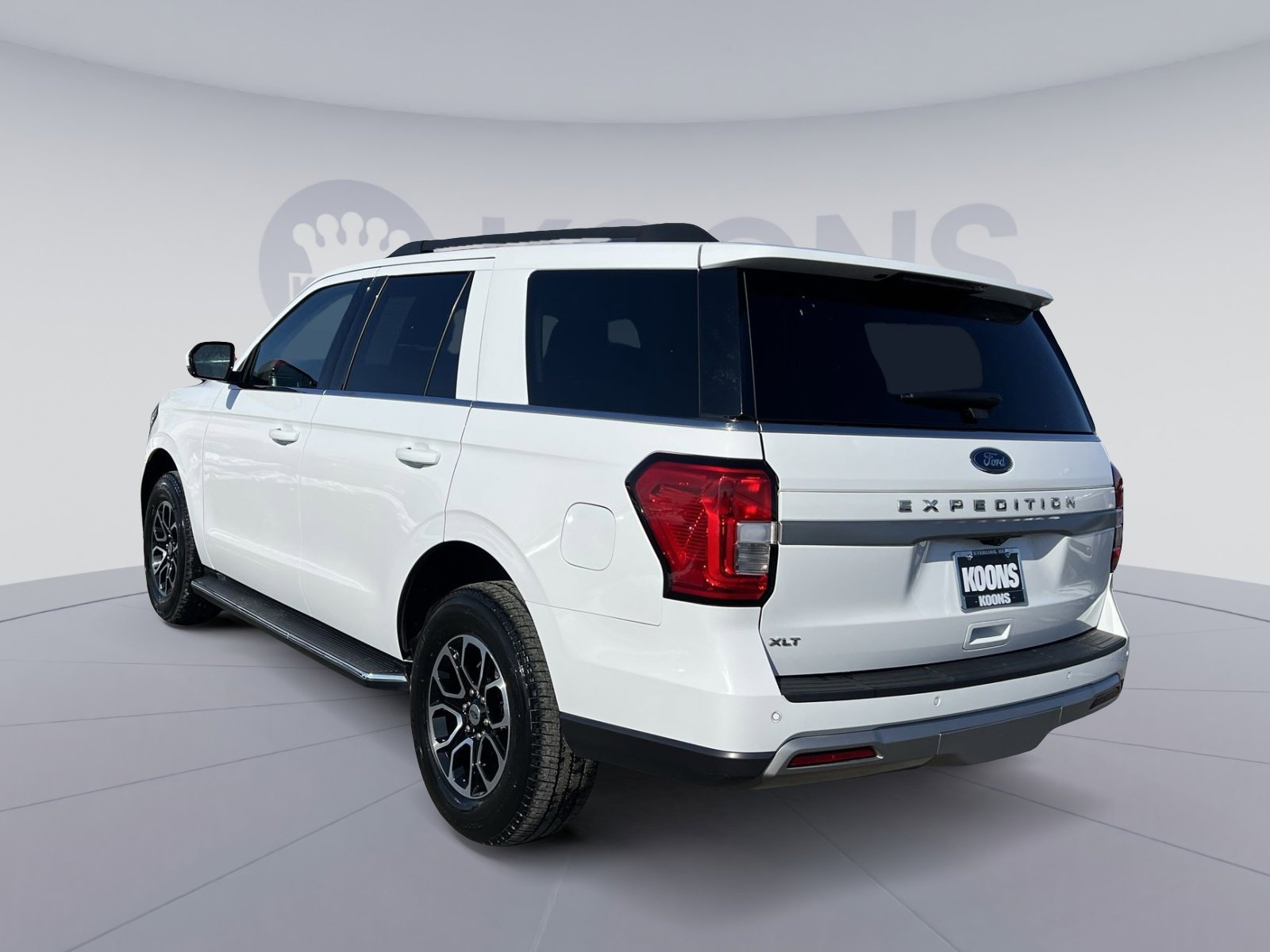Certified 2023 Ford Expedition XLT image 4