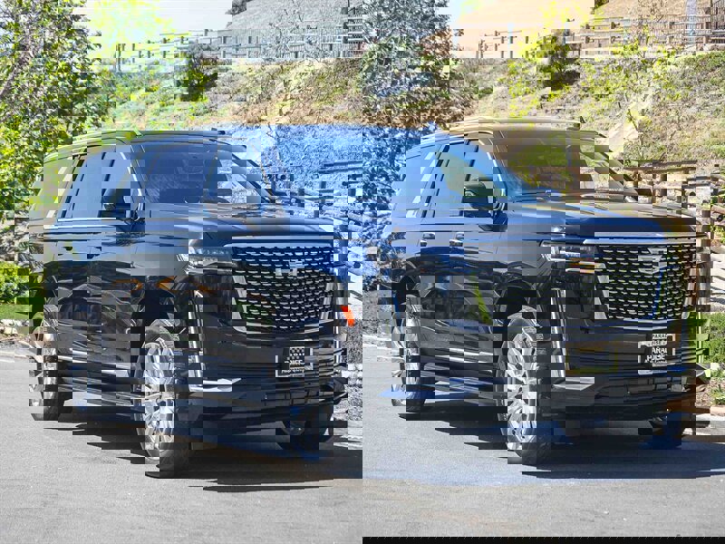 Used 2024 Cadillac Escalade ESV Premium Luxury image 8