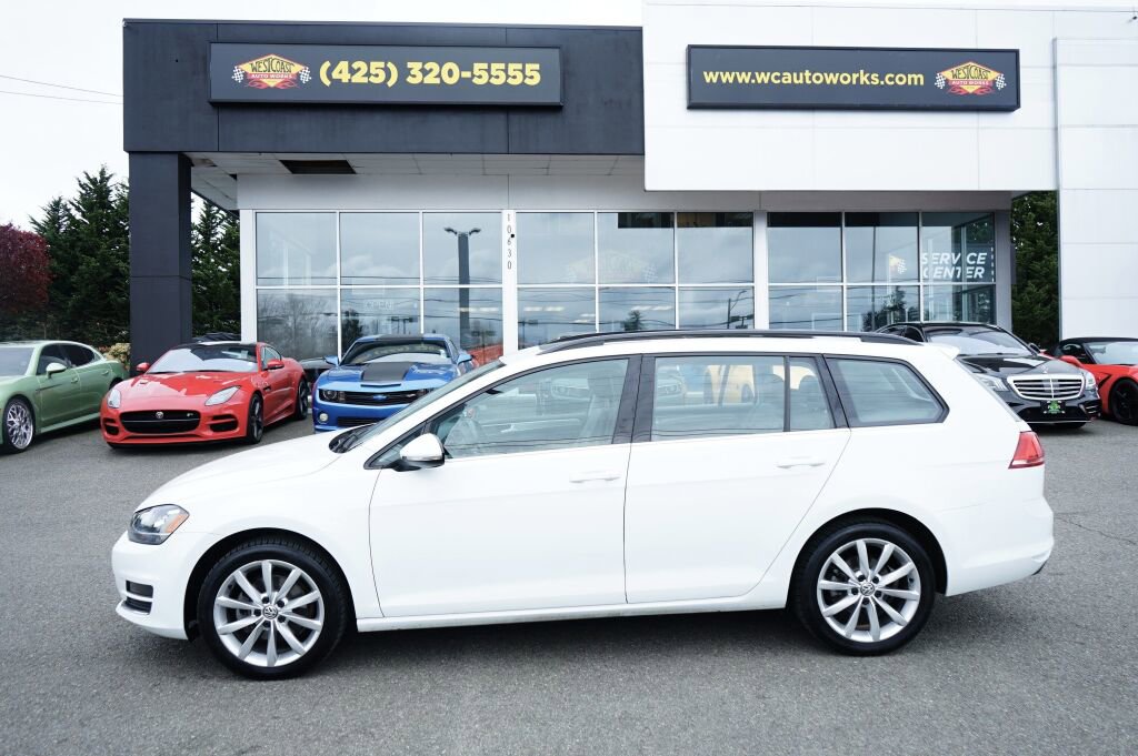 Used 2016 Volkswagen Golf SE w/ Lighting Package image 2