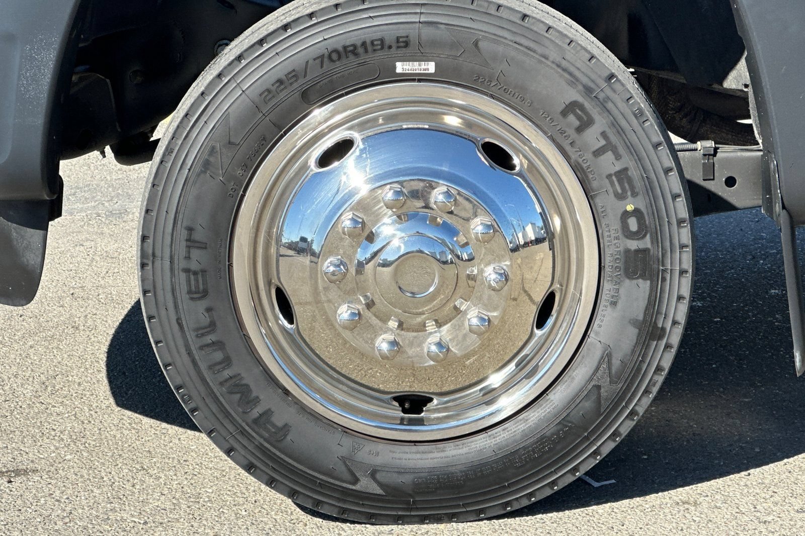 Used 2014 Ford F550 2WD Regular Cab Super Duty image 22