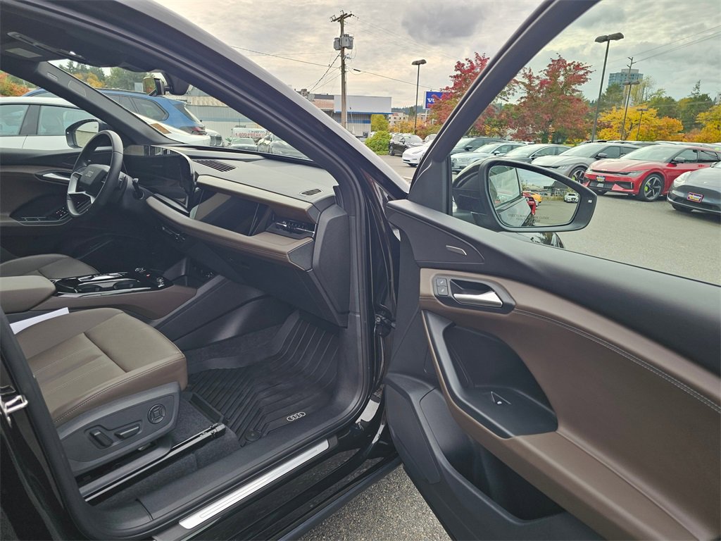 Used 2025 Audi Q6 e-tron Prestige w/ 20" Wheel Package image 13