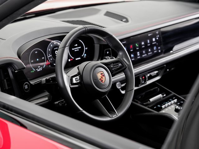 Used 2025 Porsche Cayenne GTS image 10