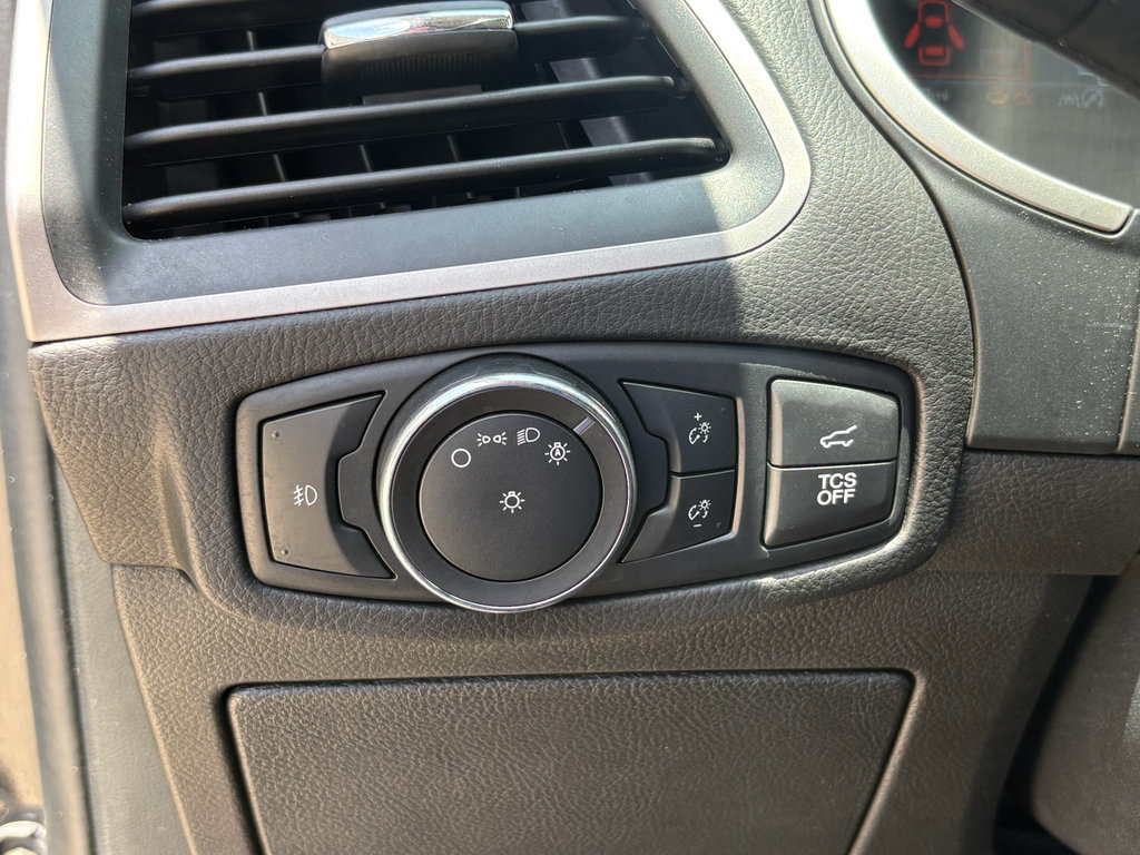 Used 2021 Ford Edge SEL w/ Convenience Package AWD/4WD image 12