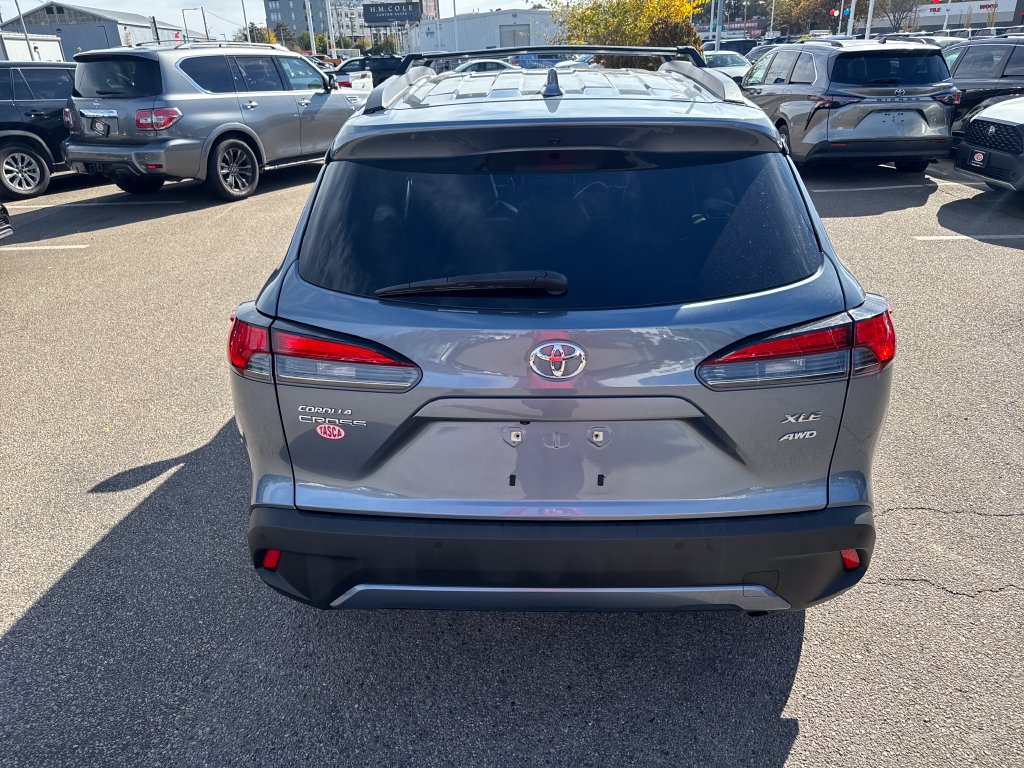 Used 2022 Toyota Corolla Cross XLE w/ Convenience Package AWD/4WD image 6