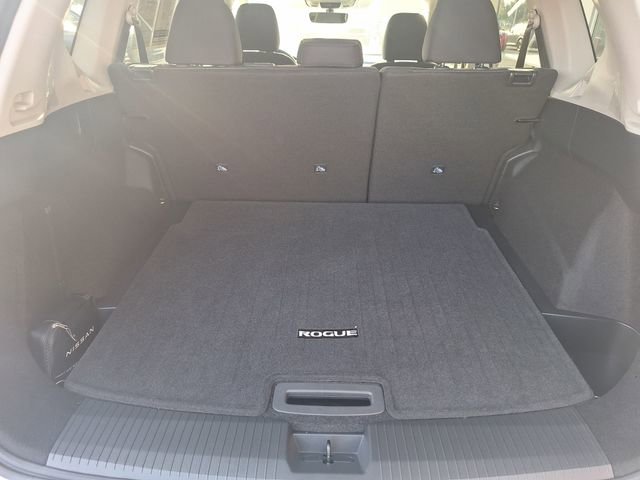 Certified 2026 Nissan Rogue SV FWD image 24