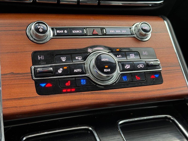 Used 2020 Lincoln Aviator Reserve w/ Equipment Group 202A image 24