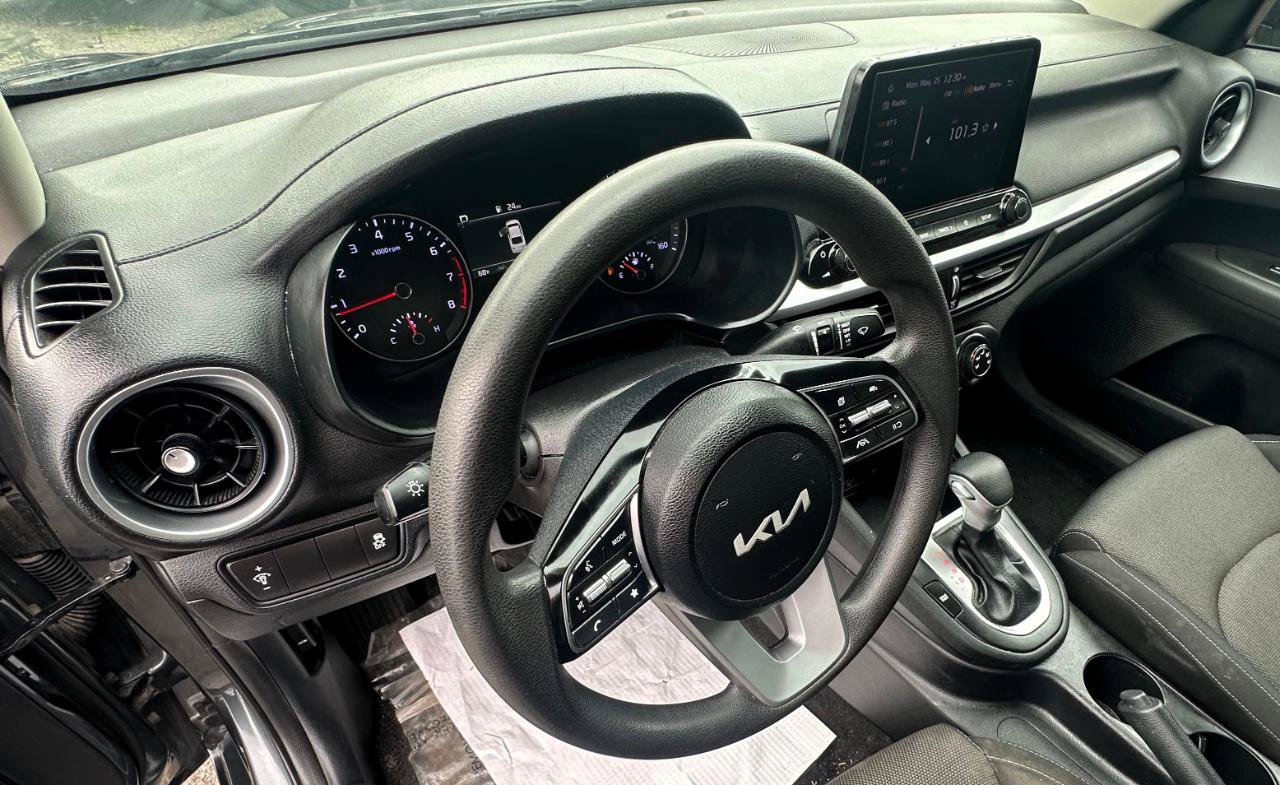 Used 2024 Kia Forte LXS FWD image 8