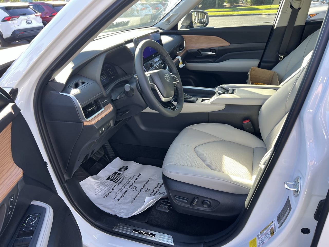 Used 2026 Toyota Grand Highlander AWD image 16