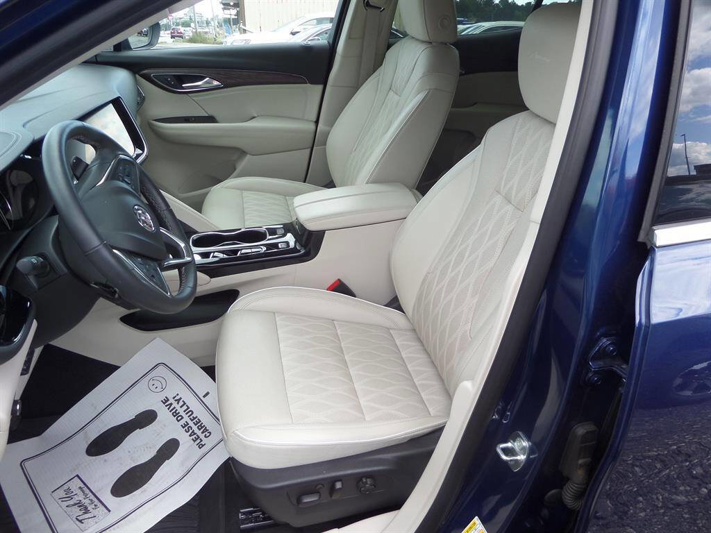 Used 2022 Buick Envision Avenir w/ Technology Package II image 7