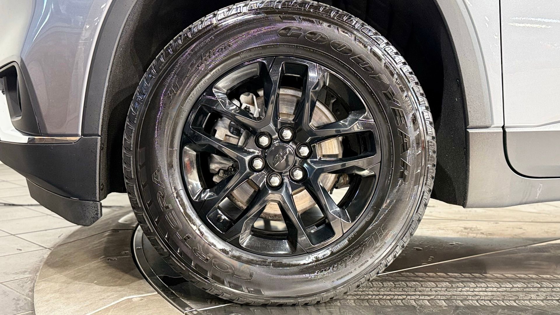 Used 2020 Chevrolet Traverse LT image 22