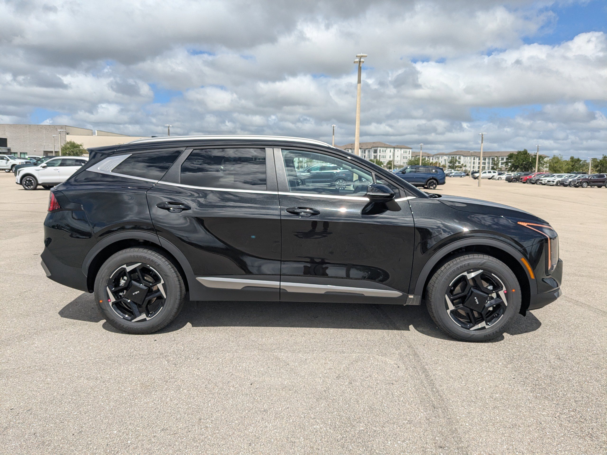 New 2026 Kia Sportage EX AWD/4WD image 4