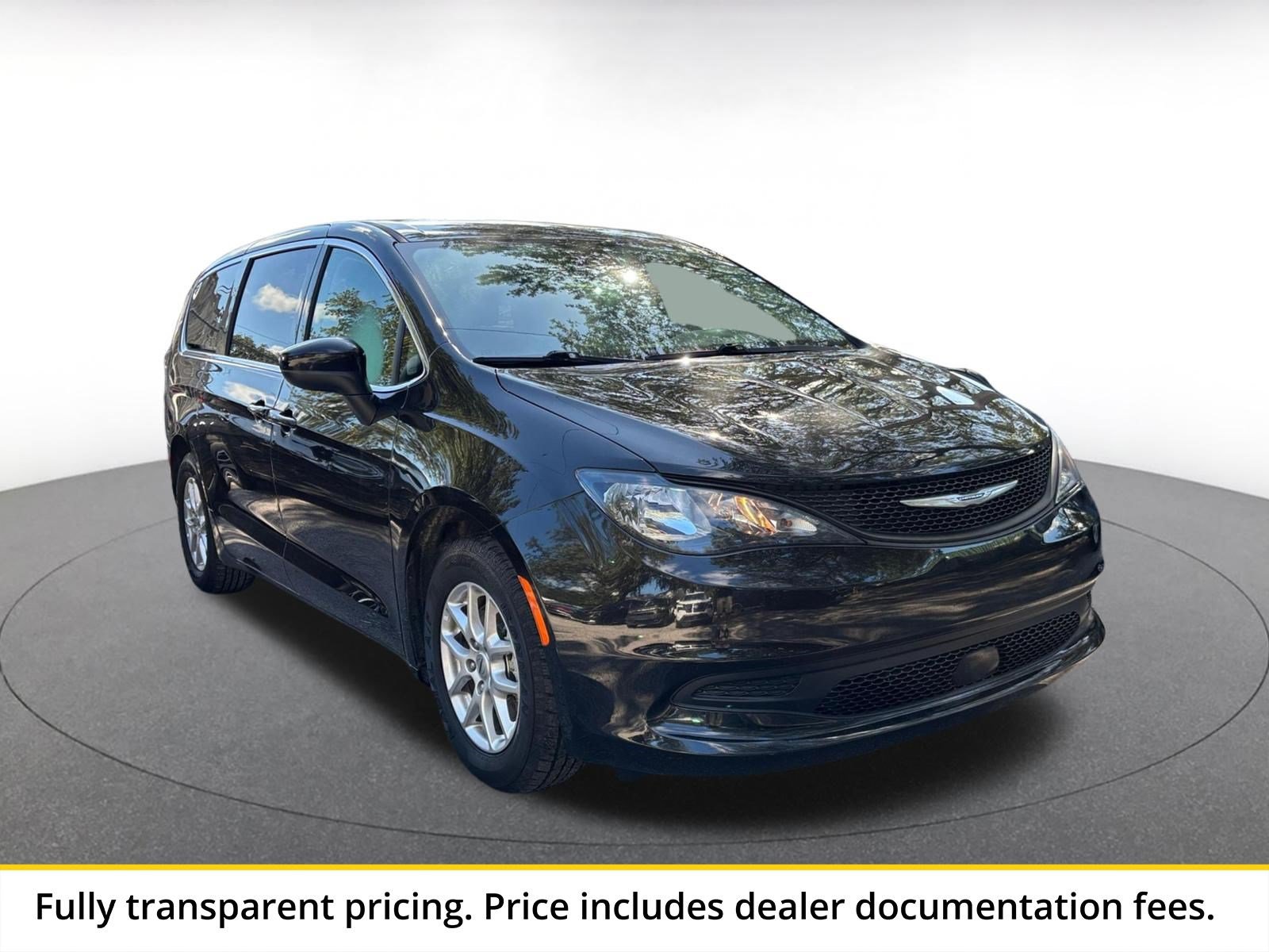 Used 2024 Chrysler Voyager LX FWD image 1