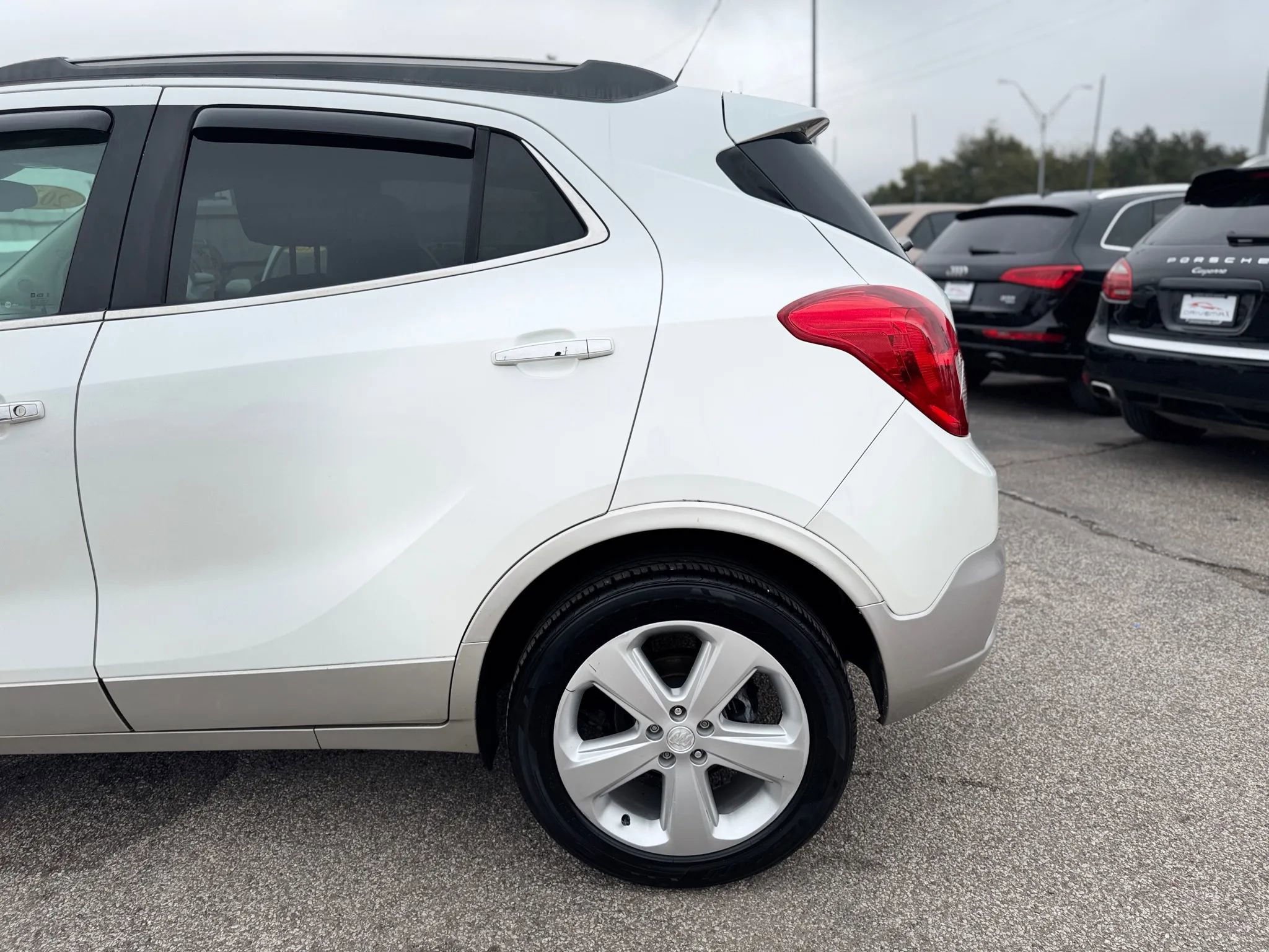 Used 2016 Buick Encore FWD image 27