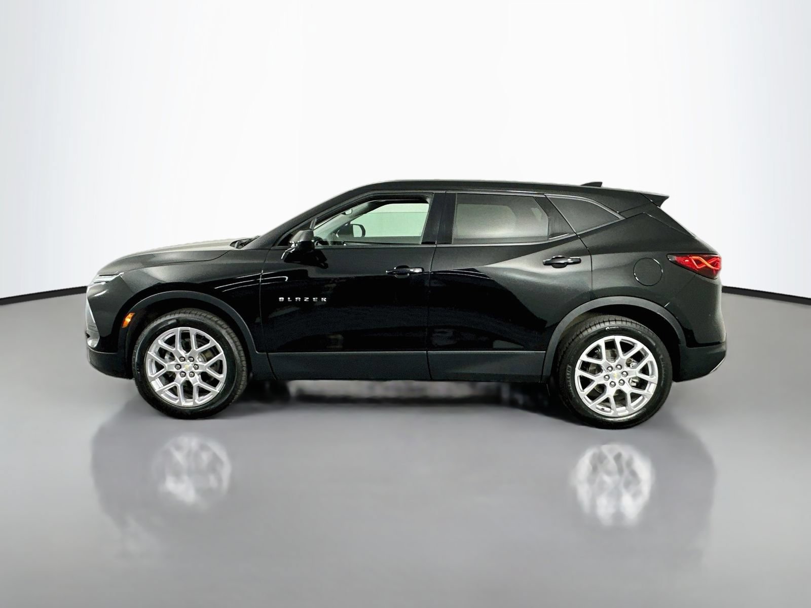 Used 2023 Chevrolet Blazer LT AWD/4WD image 5