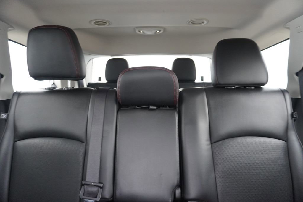 Used 2015 Dodge Journey R/T w/ Flexible Seating Group image 32